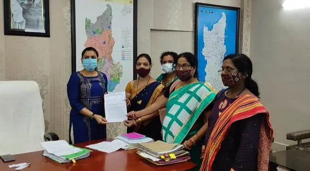 ଜିଲ୍ଲାପାଳଙ୍କୁ ଅଙ୍ଗନବାଡ଼ି ପରିଦର୍ଶିକାଙ୍କ ଦାବିପତ୍ର