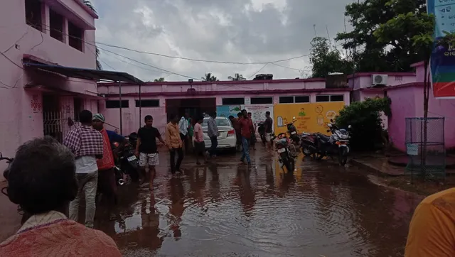 ଛେଳିକୁ ବାଇକ୍‌ ଧକ୍କା ଦେବାରୁ ଭୁଜାଲିରେ ଆକ୍ରମଣ; ସ୍ୱାମୀ ମୃତ, ସ୍ତ୍ରୀ-ପୁଅ ଆହତ, ଅଭିଯୁକ୍ତ ଫେରାର