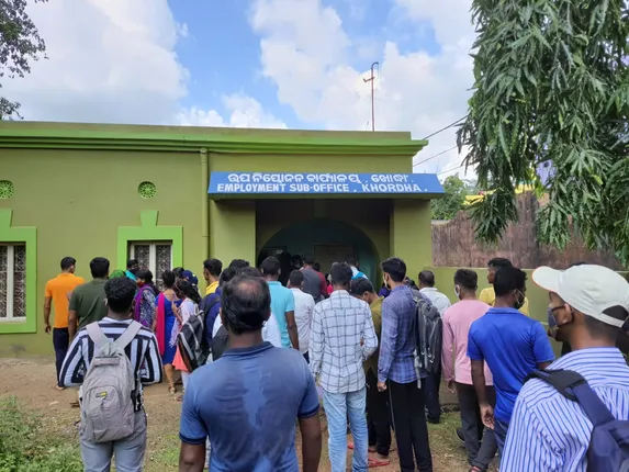 ଖୋର୍ଦ୍ଧାରେ କାମ କରୁନାହିଁ ଉପଶ୍ରମ ନିୟୋଜନ କାର୍ଯ୍ୟାଳୟ