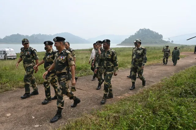 ବିଏସଏଫ ଏଡିଜିଙ୍କ ସ୍ବାଭିମାନ ଅଂଚଳ ଗସ୍ତ, ମାଓ ଦମନ ନେଇ ପୁଲିସ ସହ ରୁଦ୍ଧଦ୍ବାର ବୈଠକ