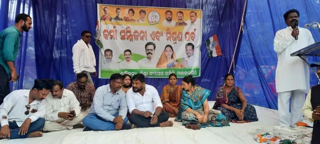 ପ୍ରଦୀପ ମାଝୀ ଦଳ ଛାଡିବା ପରେ ଜିଲ୍ଲା କଂଗ୍ରେସର ମହାମେଳି, ୨୦୦ ବିଜେଡି କର୍ମୀ କଂଗ୍ରେସରେ ଦେଲେ ଯୋଗ