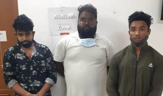 କମେଣ୍ଟ ମରାରୁ ସିଆର୍‌ପି ଛକରେ ଆକ୍ରମଣ ଘଟଣା: ୩ ଜେଲ୍ ଗଲେ; କାର୍, ବାଇକ୍ ଓ ମାରଣାସ୍ତ୍ର ଜବତ