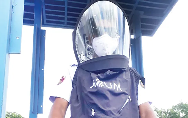 ଟ୍ରାଫିକ୍‌ କନେଷ୍ଟବଳ ପିନ୍ଧିଲେ ସ୍ବତନ୍ତ୍ର ପିପିଇ କିଟ୍, ସଂକ୍ରମଣ, ପ୍ରଦୂଷଣରୁ ରକ୍ଷା କରିବ