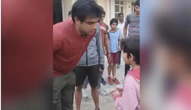 ନୀରଜ ଚୋପ୍ରାଙ୍କୁ ଏଭଳି ଉତ୍ତର ଦେଲା ଶିଶୁ; ଭିଡିଓ ଭାଇରାଲ