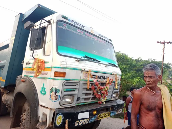 ଦୟାନଦୀ ବନ୍ଧ ରାସ୍ତାରେ ହାଇୱା ଧକ୍କାରେ ବୃଦ୍ଧଙ୍କ ମୃତ୍ୟୁକୁ ନେଇ ଉତ୍ତେଜନା, ଚାଳକ ଗିରଫ