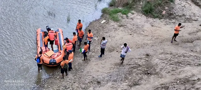 କିଆକଟା ପୋଲରେ ଦୁର୍ଘଟଣା: ମହାନଦୀରେ ଅଧ୍ୟାପକଙ୍କ ପତ୍ନୀ ନିଖୋଜ 