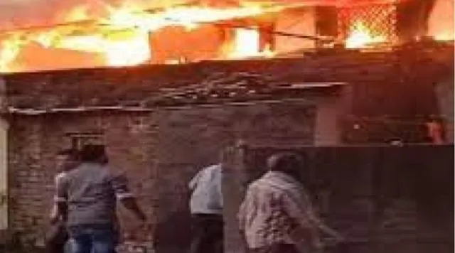 ସ୍ୱାମୀ-ସ୍ତ୍ରୀ ଝଗଡ଼ାର କରୁଣ ପରିଣତି, ନିଆଁରେ ଜଳିଗଲା ୧୦ ଜଣ ପଡୋଶୀଙ୍କ ଘର