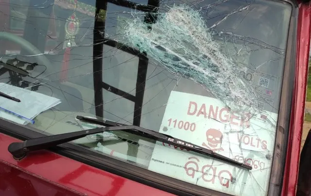 ବିଦ୍ୟୁତ୍ ଉପଭୋକ୍ତାଙ୍କ ଉନ୍ମତ୍ତକାଣ୍ଡ: ସଂଯୋଗ କଟିବାରୁ ବିଦ୍ୟୁତ୍ ବିଭାଗ କର୍ମଚାରୀଙ୍କୁ ଆକ୍ରମଣ