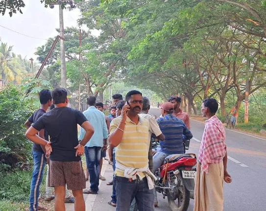 ପ୍ରାତଃ ଭ୍ରମଣ ବେଳେ ତିନି ମହିଳାଙ୍କ ଉପରେ ଚଢିଗଲା ଅଜଣା ଗାଡ଼ି: ଘଟଣାସ୍ଥଳରେ ଦୁଇଜଣଙ୍କର ମୃତ୍ୟୁ, ଜଣେ ଗୁରୁତର