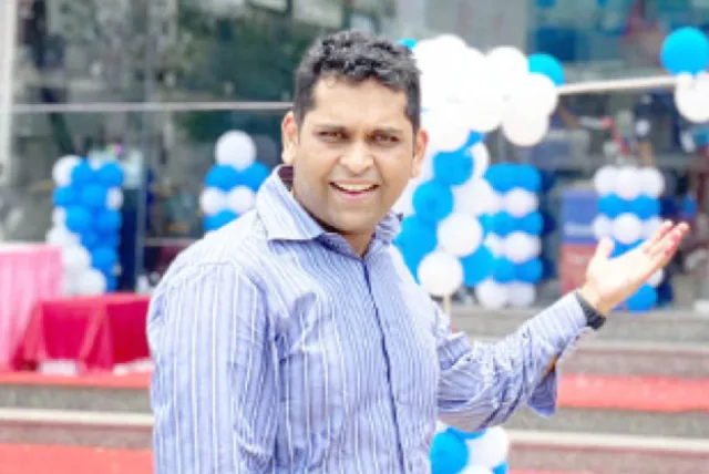 ଆସୁଛି ପୂଜା: କଂପାନି ଦେବେ କ୍ୟାସ୍‌ବ୍ୟାକ୍, ଷ୍ଟୋର୍‌ରୁ ମିଳିବ ଉପହାର