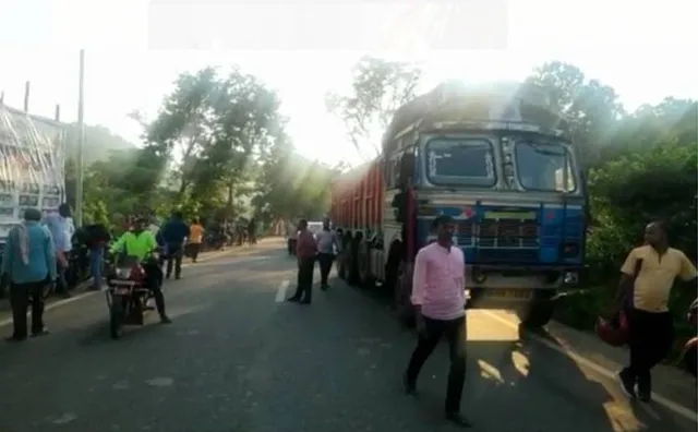 କାର୍‌ ଧକ୍କାରେ ୪ ବର୍ଷର ଶିଶୁପୁତ୍ର ମୃତ, କ୍ଷତିପୂରଣ ଦାବିରେ ଗ୍ରାମବାସୀଙ୍କ ରାସ୍ତାରୋକ