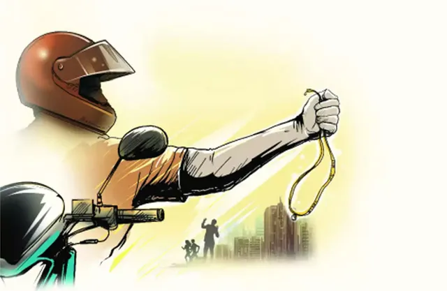 ସମ୍ବଲପୁର ସହରରେ ଚେନ୍‌ ଲୁଟେରା ଆତଙ୍କ: ୨ ଘଣ୍ଟାରେ ୩ ମହିଳାଙ୍କ ବେକରୁ ଝାମ୍ପି ନେଲେ