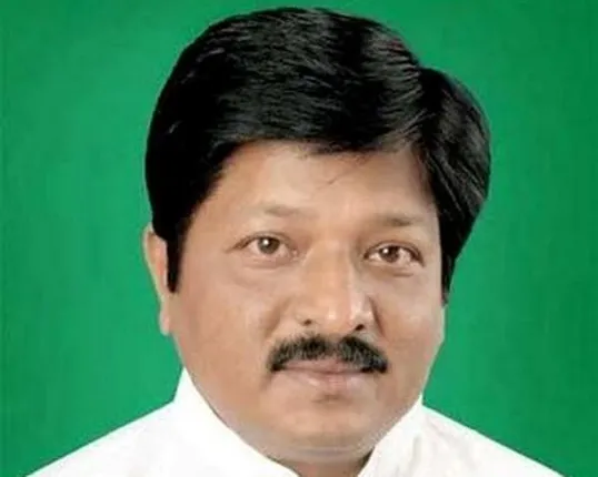 ନିଜ ଅନୁଗତ ଏବେ ବିଦ୍ରୋହୀ, ରାଜା ଓ ଦେବୀଙ୍କୁ ୱାର୍ଡ ଦାୟିତ୍ବ; ମନ୍ତ୍ରୀ ପ୍ରତାପ ଜେନା ବି ଅକଳରେ