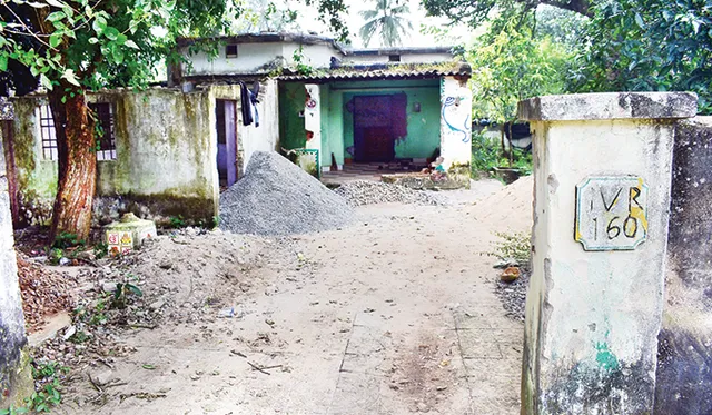 ସରକାରୀ କ୍ୱାର୍ଟର୍ସ ଭିତରେ ତିଆରି ‌ହେଉଛି ଘର: ଦଲାଲ କରୁଛନ୍ତି ବେପାର