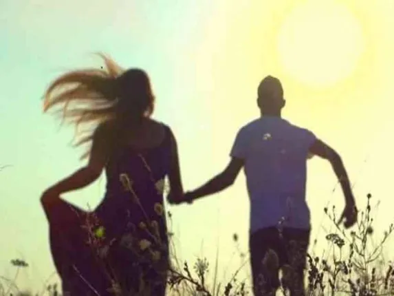 ଘରୁ ୪୭ଲକ୍ଷ ଟଙ୍କା ନେଇ ୧୩ବର୍ଷ ସାନ ରିକ୍ସାବାଲା ସହିତ ଫେରାର ହୋଇଗଲେ ମହିଳା