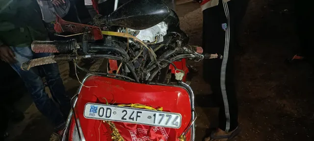 ଗଛରେ ପିଟି ହେଲା ବାଇକ: ଜଣେ ମୃତ, ଜଣେ ଗୁରୁତର