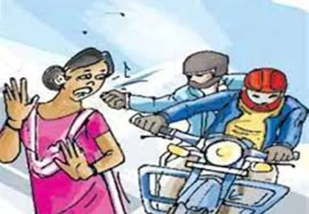 କଳ୍ପନା ଛକରୁ ଗିରଫ ହେଲେ ଲୁଟେରା ଗ୍ୟାଙ୍ଗ: ୫ଗିରଫ, ୨୪ଟି ସୁନା ଚେନ ଓ ୬ଟି ଫୋନ ଜବତ