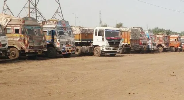 ଲୁହାପଥର ପହିବହନ ବନ୍ଦ, ସଂକଟରେ ଟ୍ରକ୍‌ ମାଲିକ