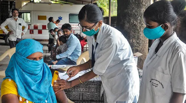 ତୃତୀୟ ଲହରରେ ଘାଣ୍ଟି ହୋଇଛନ୍ତି ସହରାଞ୍ଚଳ ଲୋକ