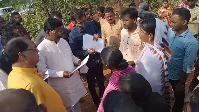 କାନପୁର ବୃହତ୍ ଜଳ ସେଚନ ପ୍ରକଳ୍ପ: କଡ଼ା ଆଭିମୁଖ୍ୟ ଆଣିଲେ ରାଷ୍ଟ୍ରୀୟ ଅନୁସୂଚିତ ଜନଜାତି ଆୟୋଗ ସଦସ୍ୟ, ଆଗ ଥଇଥାନ ପରେ ଗାଁ ଉଚ୍ଛେଦ