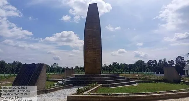 ପର୍ଯ୍ୟଟନରେ ସ୍ଥାନ ଦେଲେ, ବିକାଶକୁ ଭୁଲିଗଲେ