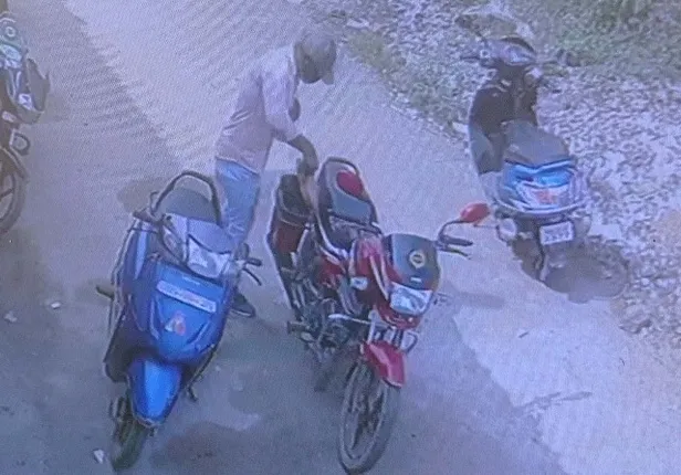 ମନ୍ଦିର ପୂଜକଙ୍କ ଡିକି ତାଡ଼ି ୬୫ ହଜାର ଲୁଟ୍, ସିସି ଟିଭିରେ ଫଟୋ କଏଦ୍