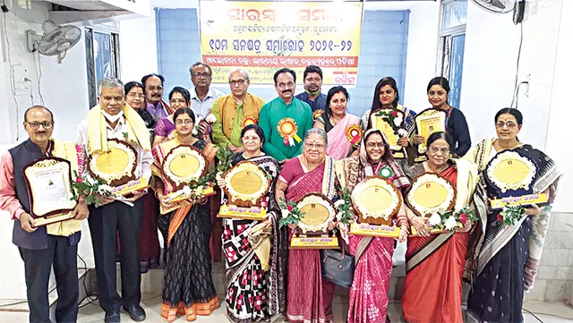 ଯେଉଁ ସାହିତ୍ୟ ଯେତେ ସମୃଦ୍ଧ ସେ ଜାତି ସେତେ ଉନ୍ନତ