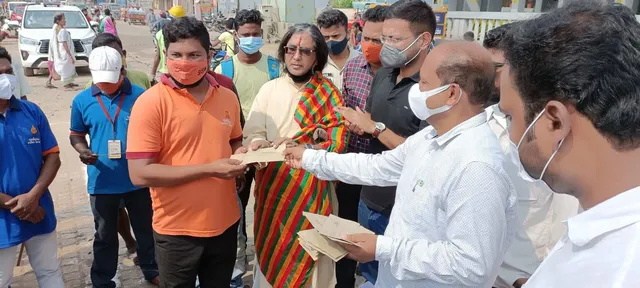 ପୁରୀ ଜିଲ୍ଲାପାଳଙ୍କ ଦ୍ବାରା ସ୍ବର୍ଗରଥ ଲୋକାର୍ପିତ