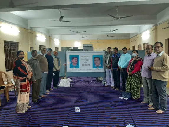 କବି କଲମରୁ ଉତୁରିଥିବା ଶବ୍ଦ ମୃ୍ତ୍ୟୁଞ୍ଜୟୀ’, କବି ଅଖିଳ ନାୟକ ଓ ଗୀତିକବି ପ୍ରହଲ୍ଲାଦ ସାଙ୍କୁ ଶ୍ରଦ୍ଧାଞ୍ଜଳି 