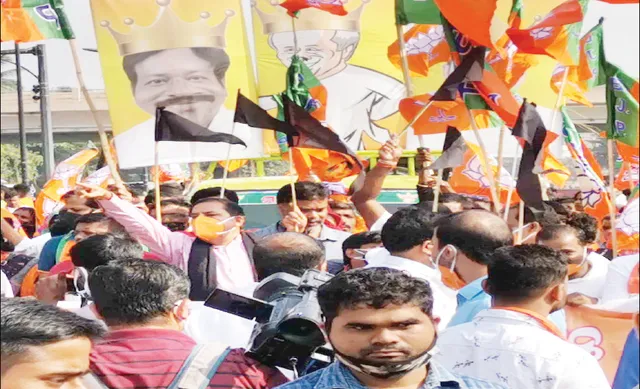 ମୁଖ୍ୟମନ୍ତ୍ରୀଙ୍କ କଳାହାଣ୍ଡି ଗସ୍ତକୁ ବିଜେପିର ବିରୋଧ: ମୁଖ୍ୟମନ୍ତ୍ରୀ, ଗୃହ ରାଷ୍ଟ୍ରମନ୍ତ୍ରୀ, ଆଇନମନ୍ତ୍ରୀଙ୍କ କୁଶପୁତ୍ତଳିକା ଦାହ