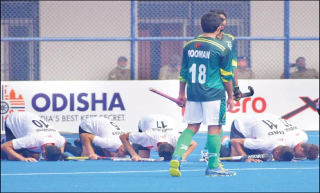 ରିଜୱାନଙ୍କ ହ୍ୟାଟ୍ରିକ୍‌ରେ ପାକିସ୍ତାନର ପ୍ରଥମ ବିଜୟ, ମୁଣ୍ଡିଆ ମାରି କୃତଜ୍ଞତା ଜଣାଇଲେ ଇଜିପ୍ଟ ଖେଳାଳି