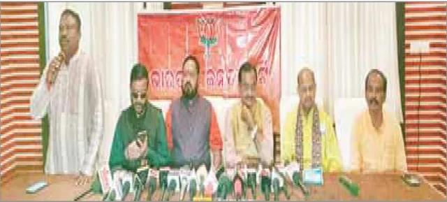 ‘ମୁଖ୍ୟମନ୍ତ୍ରୀ କ’ଣ ବାର୍ତ୍ତା ଦେବାକୁ ଚାହିଁଲେ?’ ଦିବ୍ୟଶଙ୍କରଙ୍କୁ ମଞ୍ଚରେ ବସାଇବା ଦୁର୍ଭାଗ୍ୟଜନକ: ସମୀର