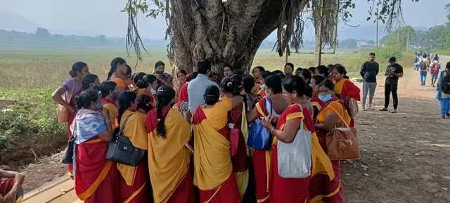 ନାରାୟଣପାଟଣା ବ୍ଲକ୍ ସଦର ମହକୁମାରେ ମୋବାଇଲ ନେଟୱର୍କର ବିକଳ ଚିତ୍ର। (ଫଟୋ: କିଶୋର)