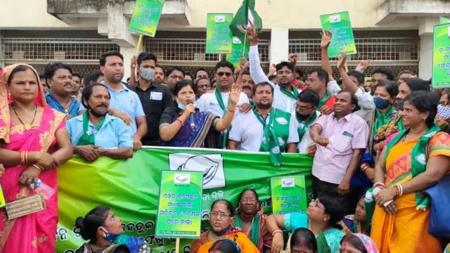 ରନ୍ଧନ ଗ୍ୟାସ ମୂଲ୍ୟବୃଦ୍ଧି ପ୍ରତିବାଦରେ ଯାଜପୁର ଜିଲ୍ଲା ବିଜେଡି ଯୁବ, ଛାତ୍ର ଓ ମହିଳା ସଂଗଠନ ପକ୍ଷରୁ ଜିଲ୍ଲାପାଳଙ୍କ କାର୍ଯ୍ୟାଳୟ ସମ୍ମୁଖରେ ବିକ୍ଷୋଭ