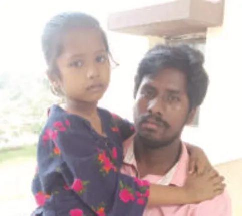 ଛାତ୍ରୀଙ୍କୁ ରକ୍ତକର୍କଟ; ଚିକିତ୍ସାରେ ଅର୍ଥ ବାଧକ