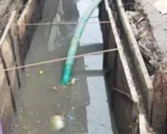 ମାଛୁଆବଜାର ମୁଖ୍ୟ ଡ୍ରେନ୍‌ ନିର୍ମାଣ ନିମ୍ନମାନର: ସିଏମ୍‌ସି କମିସନର, ଜିଲ୍ଲାପାଳ ଓ ଆର୍‌ଡିସିଙ୍କୁ ଫେରାଦ ‌ହେଲେ ପଞ୍ଚାୟତ କମିଟି