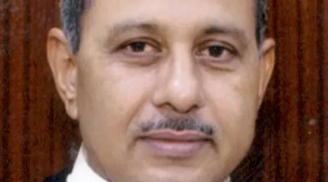 ବ୍ୟକ୍ତିଗତ ଅର୍ଥରେ ଦଳିତ ଛାତ୍ରୀଙ୍କ ୧୫୦୦୦ ଟଙ୍କା ଫିସ୍‌ ପୈଠ କଲେ ଆହ୍ଲାବାଦ୍‌ ହାଇକୋର୍ଟ ବିଚାରପତି