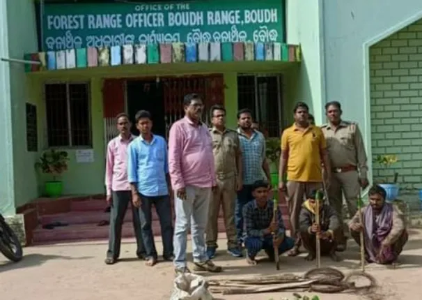ବାର୍‌ହା ଶିକାର ବେଳେ ୩ ଶିକାରୀ ସହ ବ୍ୟବହୃତ ସାମଗ୍ରୀ ଜବତ