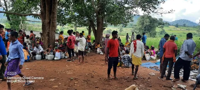 ସ୍ବାଭିମାନ ଅଞ୍ଚଳରେ ମୁକ୍ତ ଆକାଶ ତଳେ ଚାଲିଛି ମଦ ହାଟ, ମିଳୁଛି ବିଭିନ୍ନ ପ୍ରକାର ଦେଶୀ ମଦ