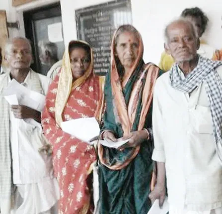 ବରିଷ୍ଠ ନାଗରିକଙ୍କୁ ଭଣ୍ଡାଉଛନ୍ତି ସରକାର, ଅନ୍ୟ ରାଜ୍ୟରେ ୨ ହଜାର, ଓଡ଼ିଶାରେ ଭତ୍ତା ୫୦୦?