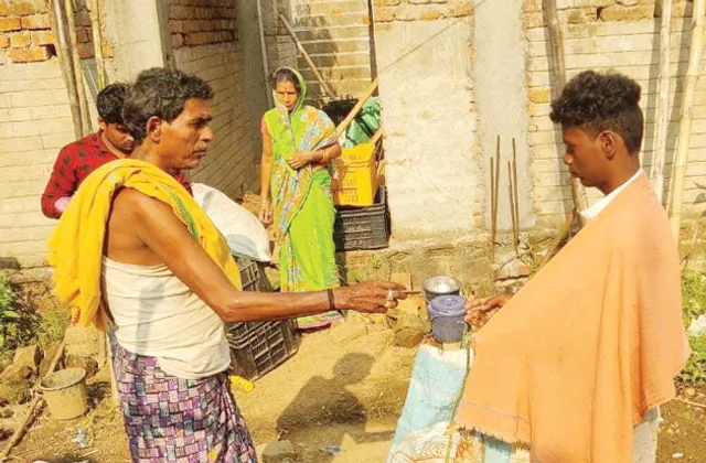 ବାପାଙ୍କ ପରେ ଚିକିତ୍ସା ଅଭାବରୁ ଚାଲିଗଲେ ମା’, ଶୁଦ୍ଧିକ୍ରିୟା ପାଇଁ ନାବାଳକ ମାଗୁଛି ଭିକ