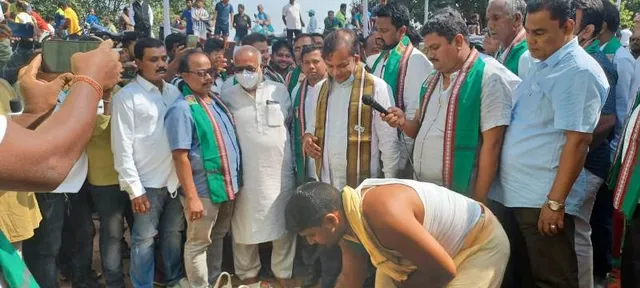 ରାସ୍ତା କାର୍ଯ୍ୟ ଶୁଭାରମ୍ଭ କଲେ ବିଧାୟକ