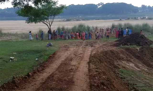 ରାସ୍ତା ନିର୍ମାଣକୁ ଗ୍ରାମବାସୀଙ୍କ ବିରୋଧ, ଉତ୍ତେଜନା