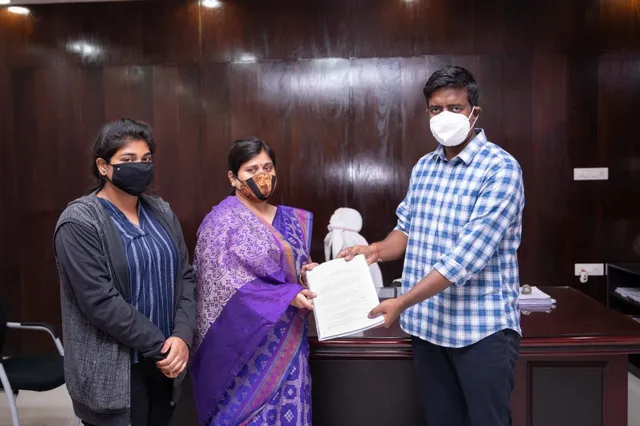 ରାଉରକେଲା: ପରଲୋକଗତ ଫଟୋ ସାମ୍ବାଦିକ ବିଶ୍ୱଜିତ ସାହୁଙ୍କ ପରିବାରକୁ ମିଳିଲା ୪ ଲକ୍ଷ ଟଙ୍କାର ଅନୁକମ୍ପା ରାଶି