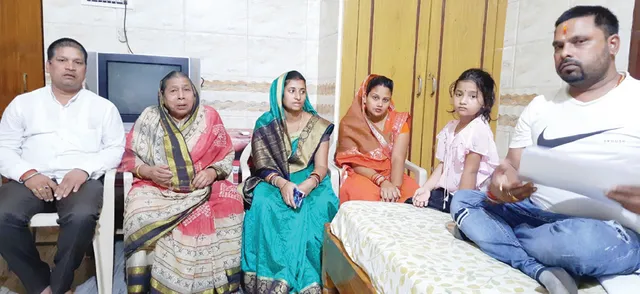 ପ୍ରାଣ ଭୟରେ ସାତମାସ ହେଲା ଗାଁ ମାଡ଼ୁ ନାହାନ୍ତି ମହିଳା ସରପଞ୍ଚ: ନ୍ୟାୟ ପାଇଁ ନବୀନ ନିବାସ ଆଗରେ ୧୫ରୁ କରିବେ ଆମରଣ ଅନଶନ