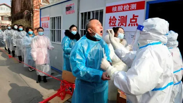 କୋଭିଡ୍‌-୧୯ ସଂକ୍ରମଣ ବୃଦ୍ଧି ପାଉଥିବାରୁ ମଲ୍‌ ଏବଂ ହାଉସିଙ୍ଗ୍‌ ପରିସର ସିଲ୍ କରୁଛି ବେଜିଙ୍ଗ୍