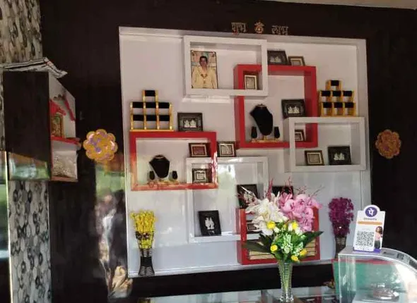 ସଟର୍ ଭାଙ୍ଗି ଦୋକାନରୁ ଲକ୍ଷାଧିକ ଟଙ୍କାର ସୁନାଗହଣା ଚୋରି 