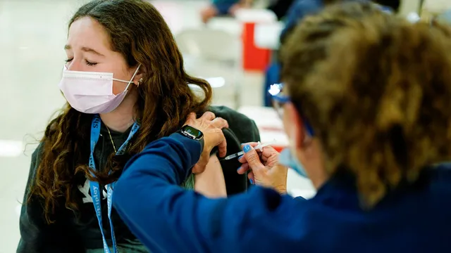 ରାଜ୍ୟରେ ଚାରିହଜାର ଟପିଲା କରୋନା ସଂକ୍ରମଣ: ୪୭୧୪ ପଜିଟିଭ୍ ଚିହ୍ନଟ, ୪୧୬ ଜଣ ଶିଶୁ ଓ କିଶୋର ସଂକ୍ରମିତ