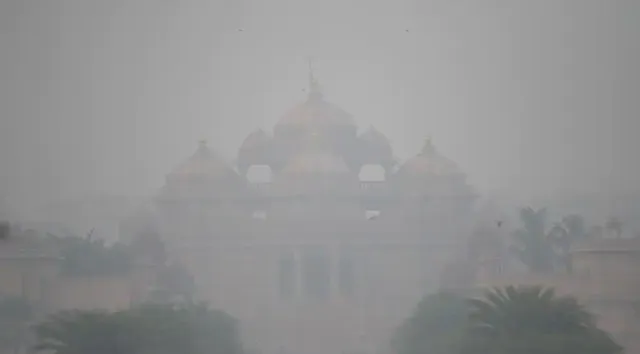 ଧୂଆଁ ହେତୁ ଜାତୀୟ ରାଜଧାନୀ ଦିଲ୍ଲୀର ବାୟୁ ମାନ ‘ଅତି ଖରାପ’ ହୋଇଯାଇଛି: ‘ସଫର୍‌’