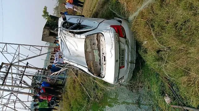 ଖୁଣ୍ଟରେ ବାଡ଼େଇ ହୋଇ ପୋଖରୀକୁ ପଶିଗଲା କାର, ଯୁବକ ମୃତ